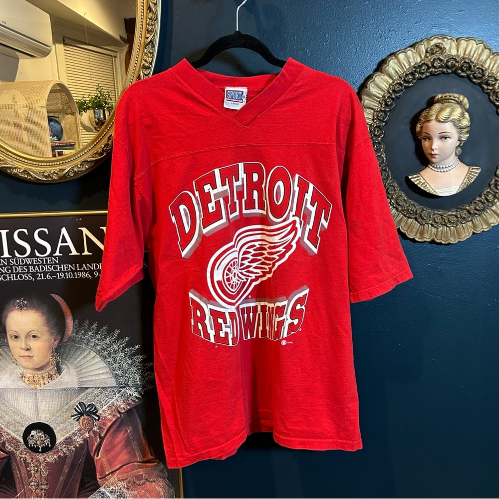 Detroit Red Wings Jersey style shirt
